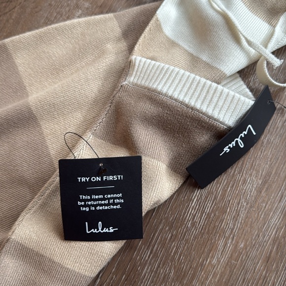 NWT lulus open back sweater dress - Picture 5 of 5